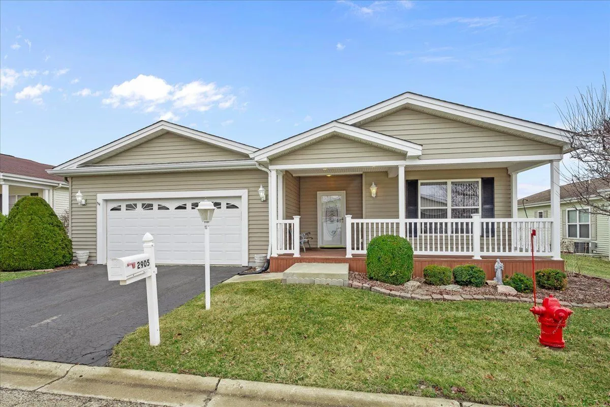 Property Slideshow image 1 of 23 | 2905 carousel ct, Grayslake, IL, 60030