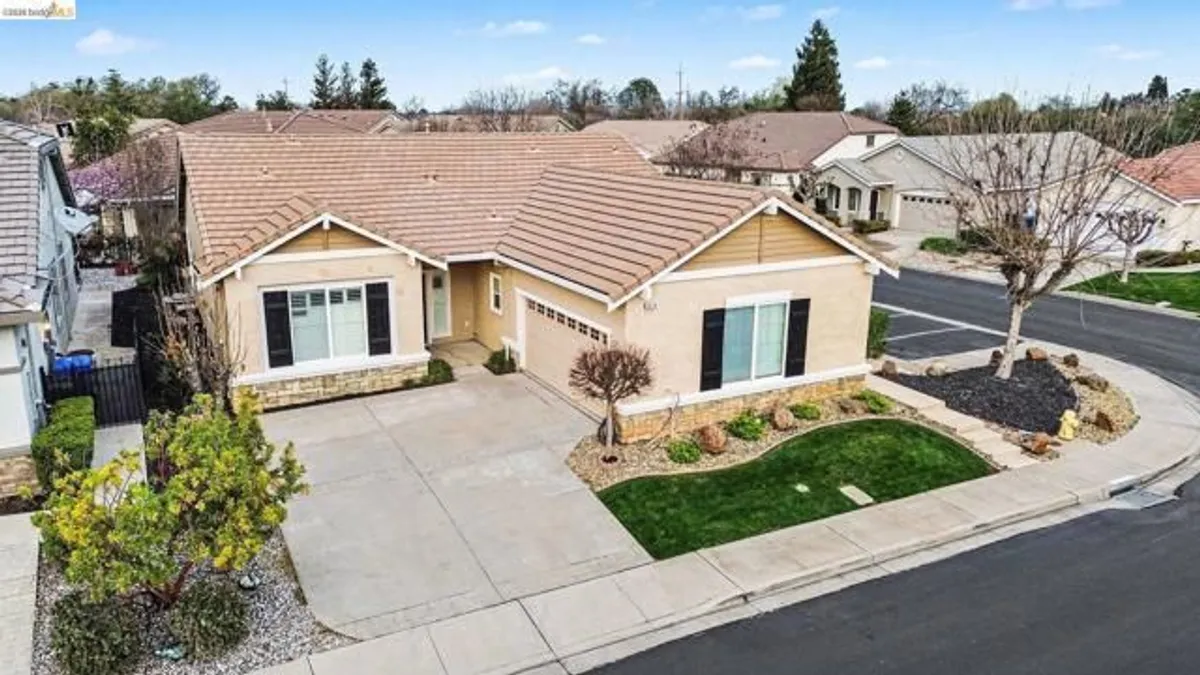 Property Slideshow image 1 of 25 | 1014 centennial dr, Brentwood (Cc), CA, 94513