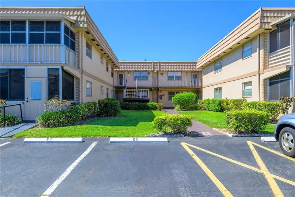 Property Slideshow image 1 of 19 | 633 brittany n # 633, Delray Beach, FL, 33446