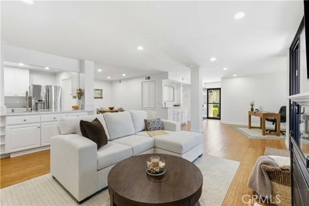 Property Slideshow image 1 of 53 | 2234 martinique ln, Oxnard, CA, 93035