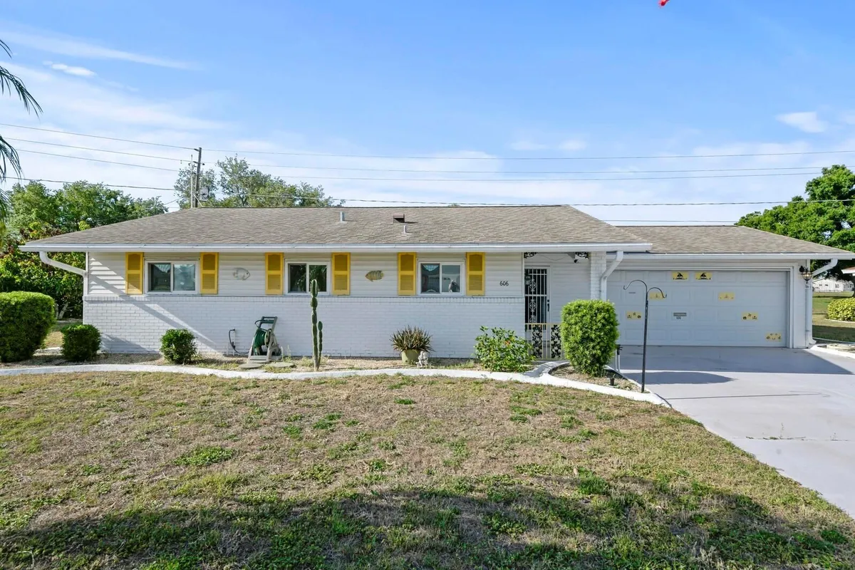 Property Slideshow image 1 of 28 | 606 la jolla ave, Sun City Center, FL, 33573