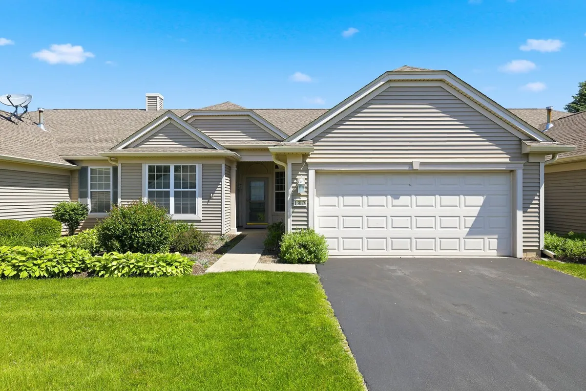 Property Slideshow image 1 of 30 | 13076 patriot way, Huntley, IL, 60142