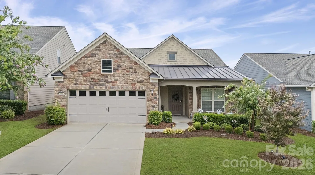 Property Slideshow image 1 of 33 | 685 birchway dr, Fort Mill, SC, 29715