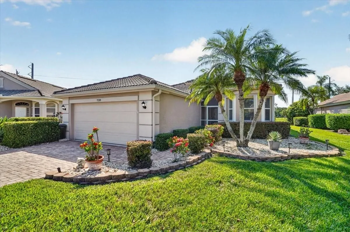 Property Slideshow image 1 of 57 | 7128 drewrys blf, Bradenton, FL, 34203