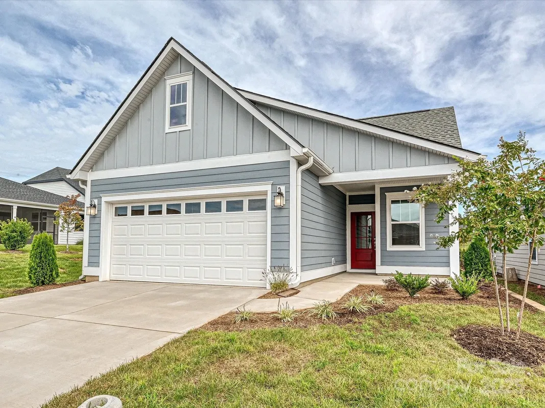 Property Slideshow image 1 of 45 | 118 stowaway dr 1219, Denver, NC, 28037