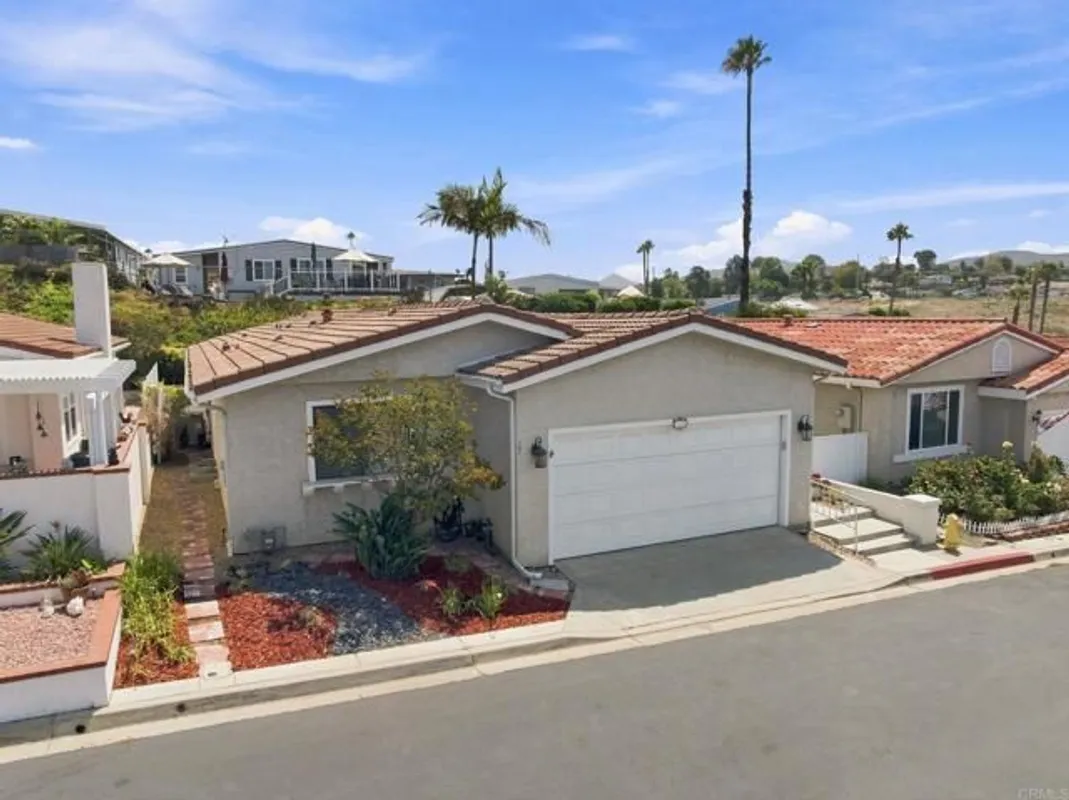Property Slideshow image 1 of 64 | 2010 w san marcos blvd 27, San Marcos, CA, 92078