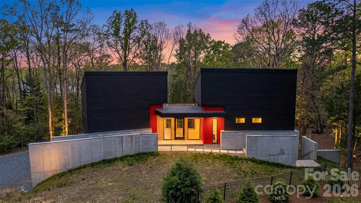 Property Slideshow image 1 of 45 | 386 squirrel ln, Clover, SC, 29710