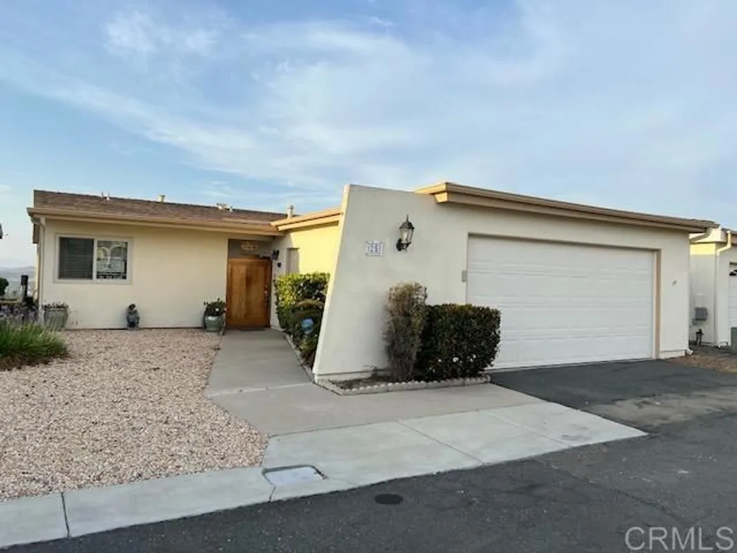 Property Slideshow image 1 of 1 | 3902 vista campana 25, Oceanside, CA, 92057