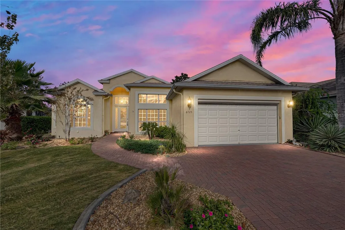 Property Slideshow image 1 of 72 | 8725 mississippi run, Weeki Wachee, FL, 34613
