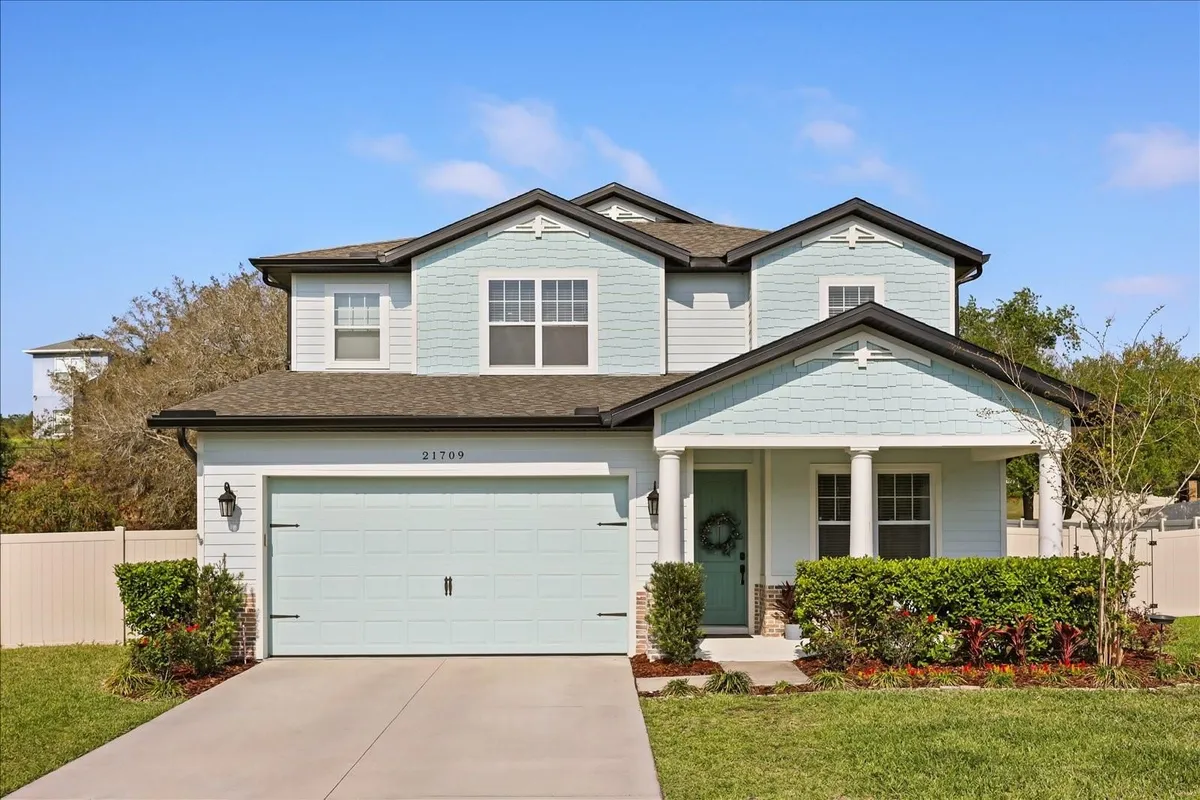 Property Slideshow image 1 of 53 | 21709 hidden creek ln, Mount Dora, FL, 32757