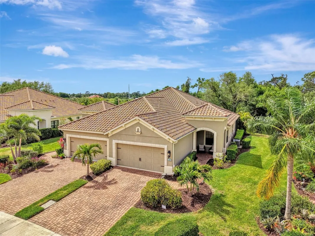 Property Slideshow image 1 of 32 | 1321 backspin dr, Englewood, FL, 34223