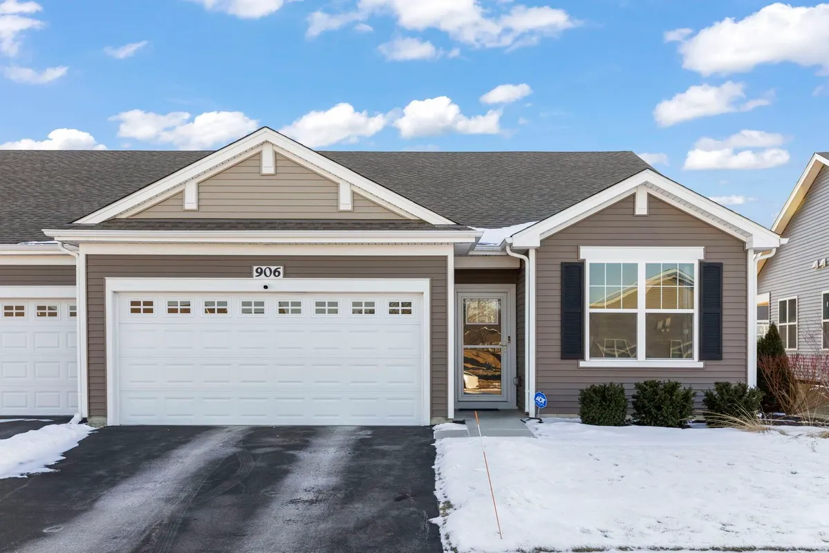 Property Slideshow image 1 of 23 | 906 homerton blvd, North Aurora, IL, 60542