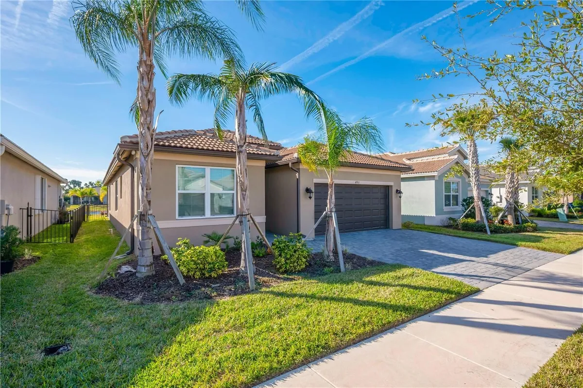 Property Slideshow image 1 of 44 | 4911 sienna isles ave, Wimauma, FL, 33598