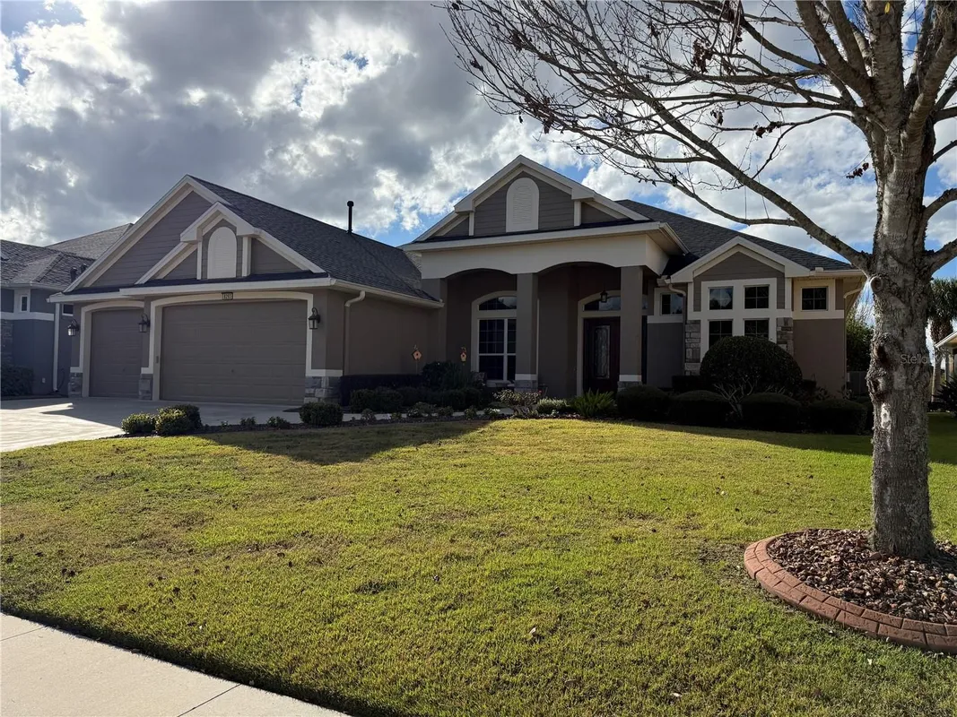 Property Slideshow image 1 of 21 | 8293 bridgeport bay cir, Mount Dora, FL, 32757