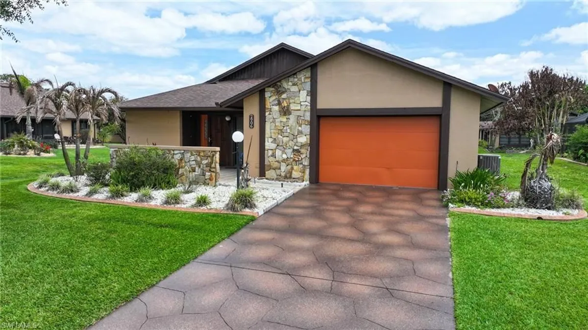 Property Slideshow image 1 of 43 | 2906 waterwood dr, Sebring, FL, 33872