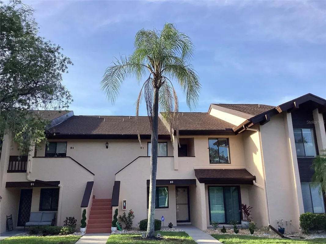 Property Slideshow image 1 of 23 | 6211 timber lake dr b4, Sarasota, FL, 34243
