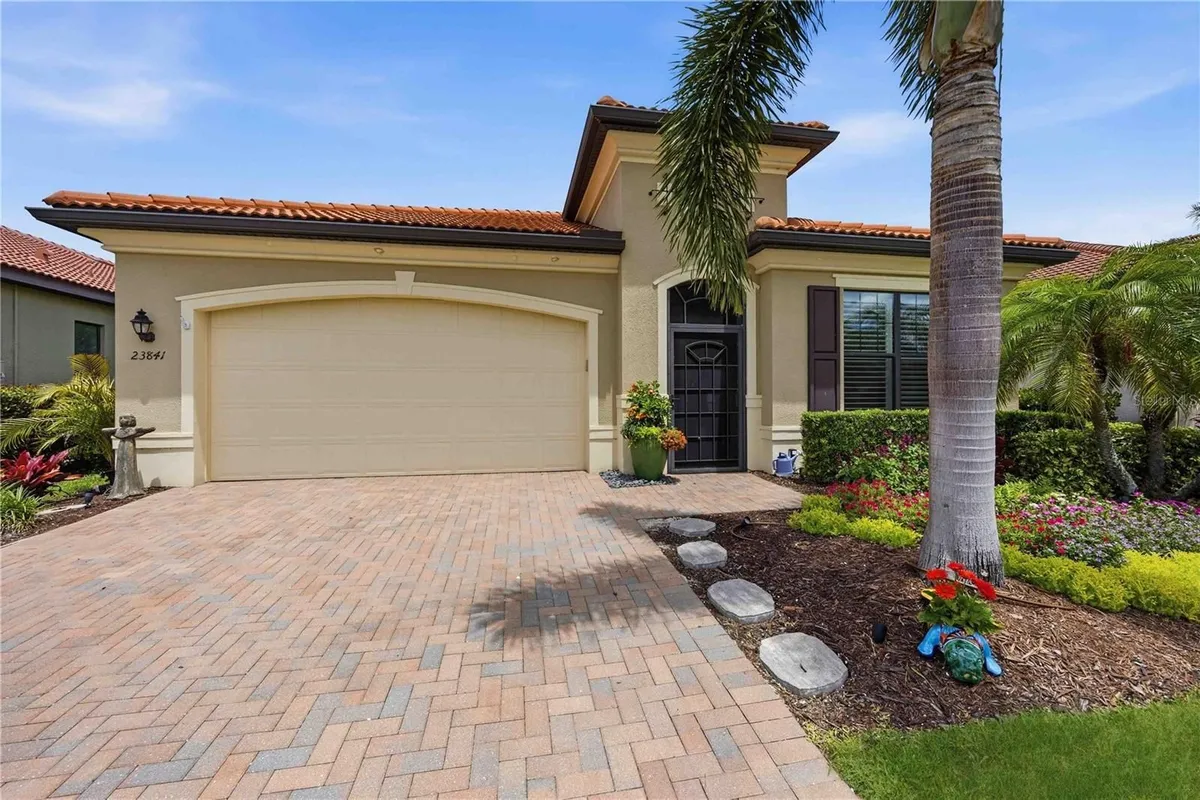 Property Slideshow image 1 of 100 | 23841 waverly cir, Venice, FL, 34293