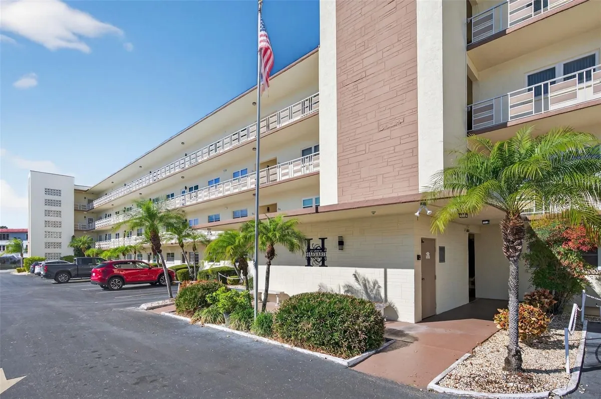 Property Slideshow image 1 of 34 | 5705 80th st n unit 105, St Petersburg, FL, 33709