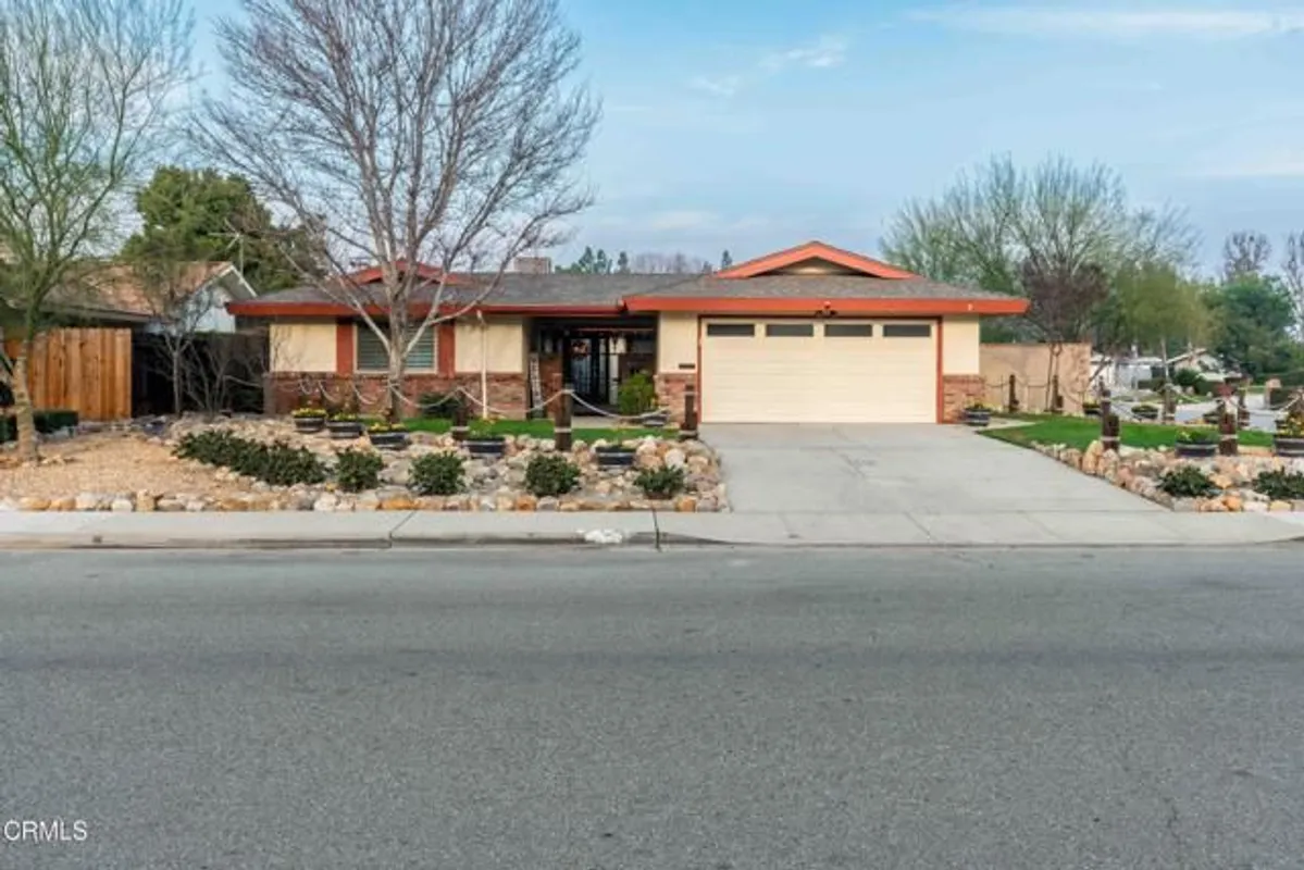 Property Slideshow image 1 of 41 | 416 bermuda st, Bakersfield, CA, 93309