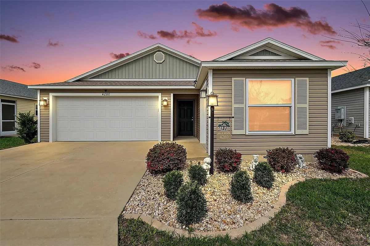Property Slideshow image 1 of 34 | 4280 gale ln, The Villages, FL, 32163