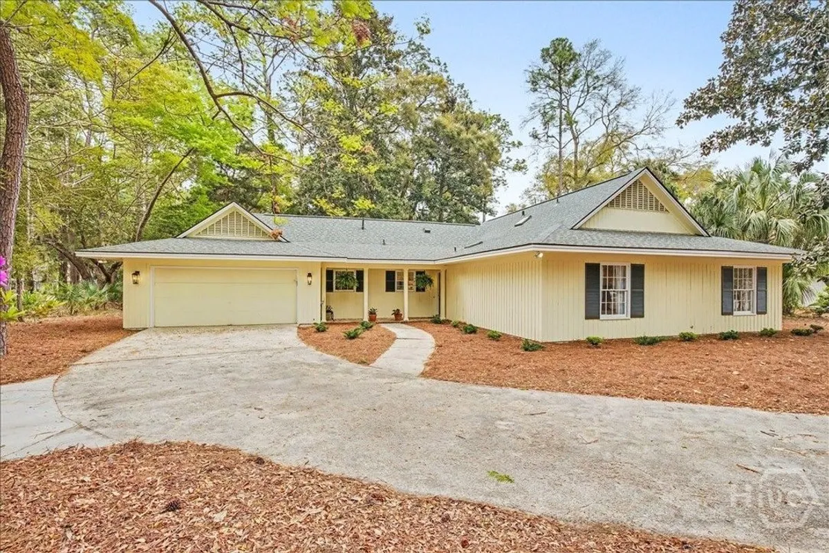 Property Slideshow image 1 of 50 | 5 clifton ln, Savannah, GA, 31411