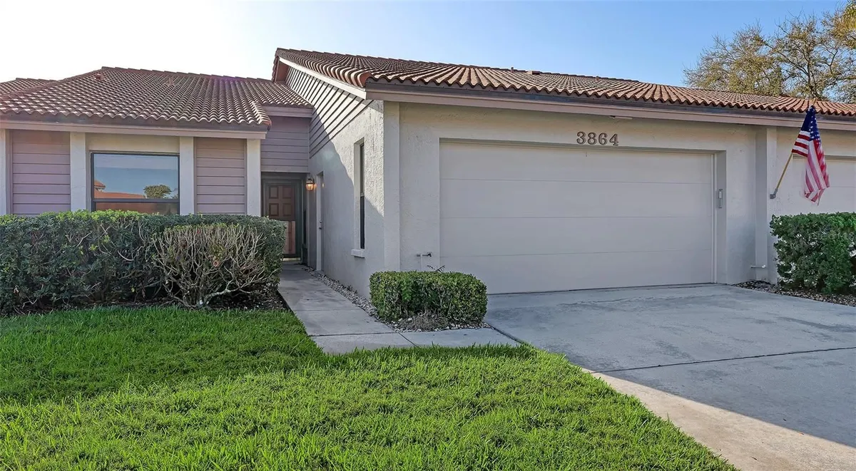 Property Slideshow image 1 of 56 | 3864 wilshire cir 106, Sarasota, FL, 34238