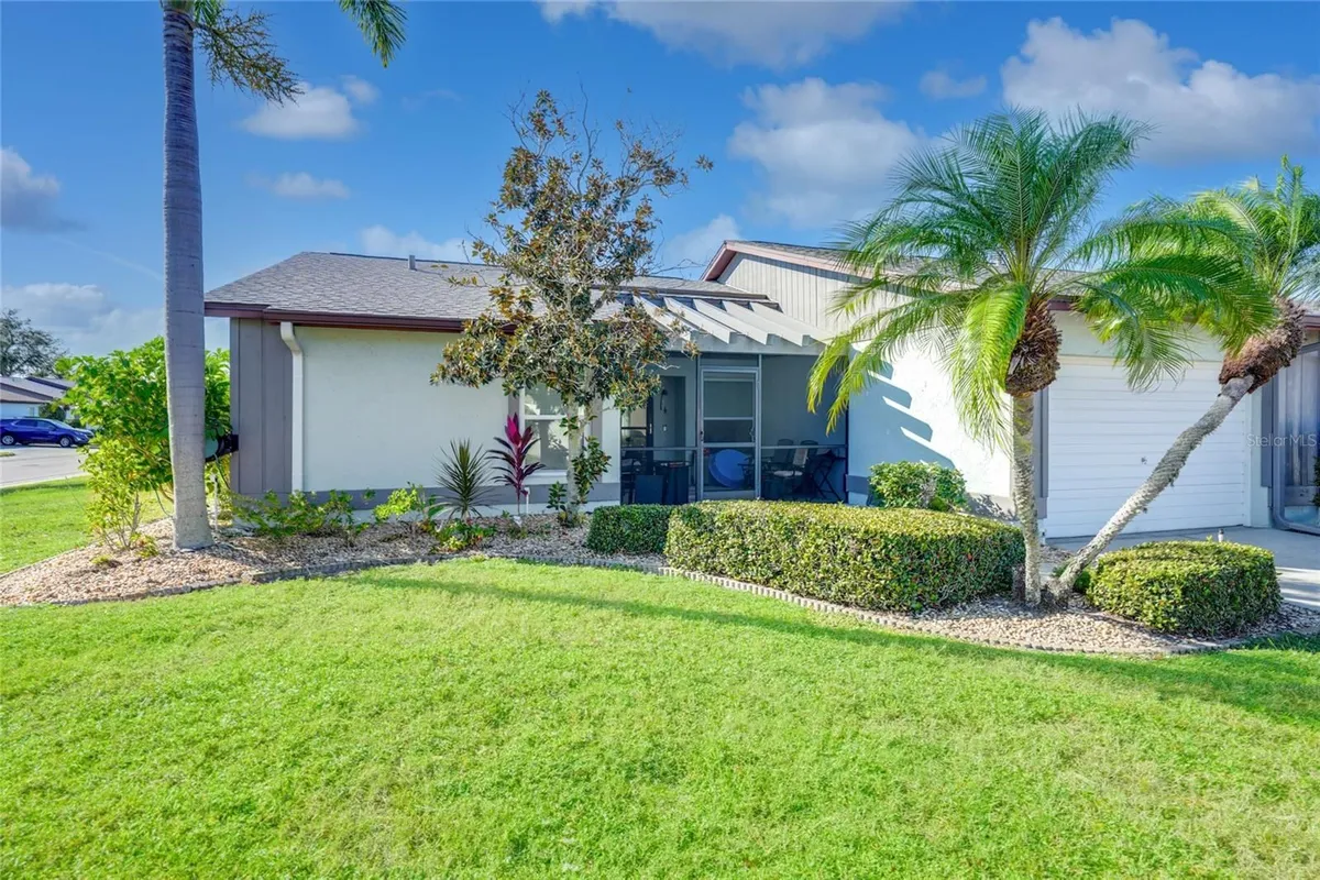 Property Slideshow image 1 of 35 | 215 persimmon st # 52, Englewood, FL, 34223