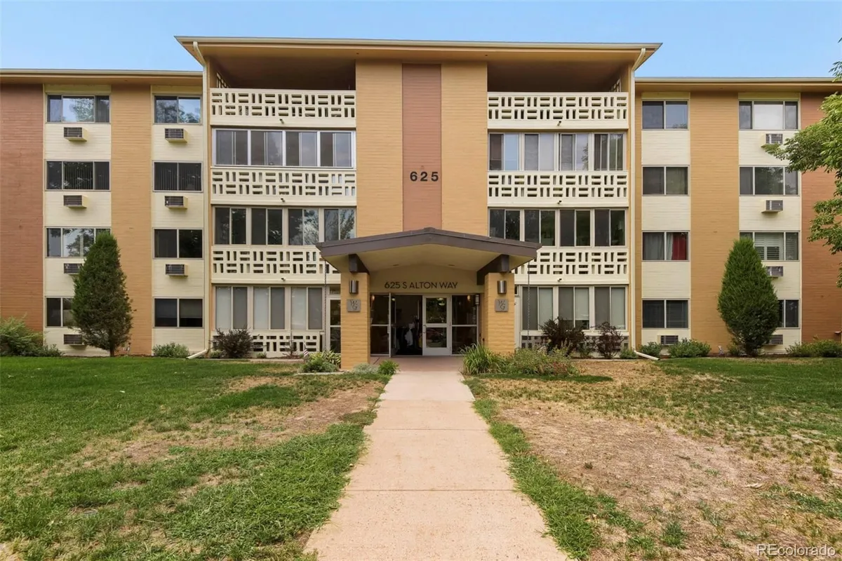 Property Slideshow image 1 of 18 | 625 s alton way 7d, Denver, CO, 80247