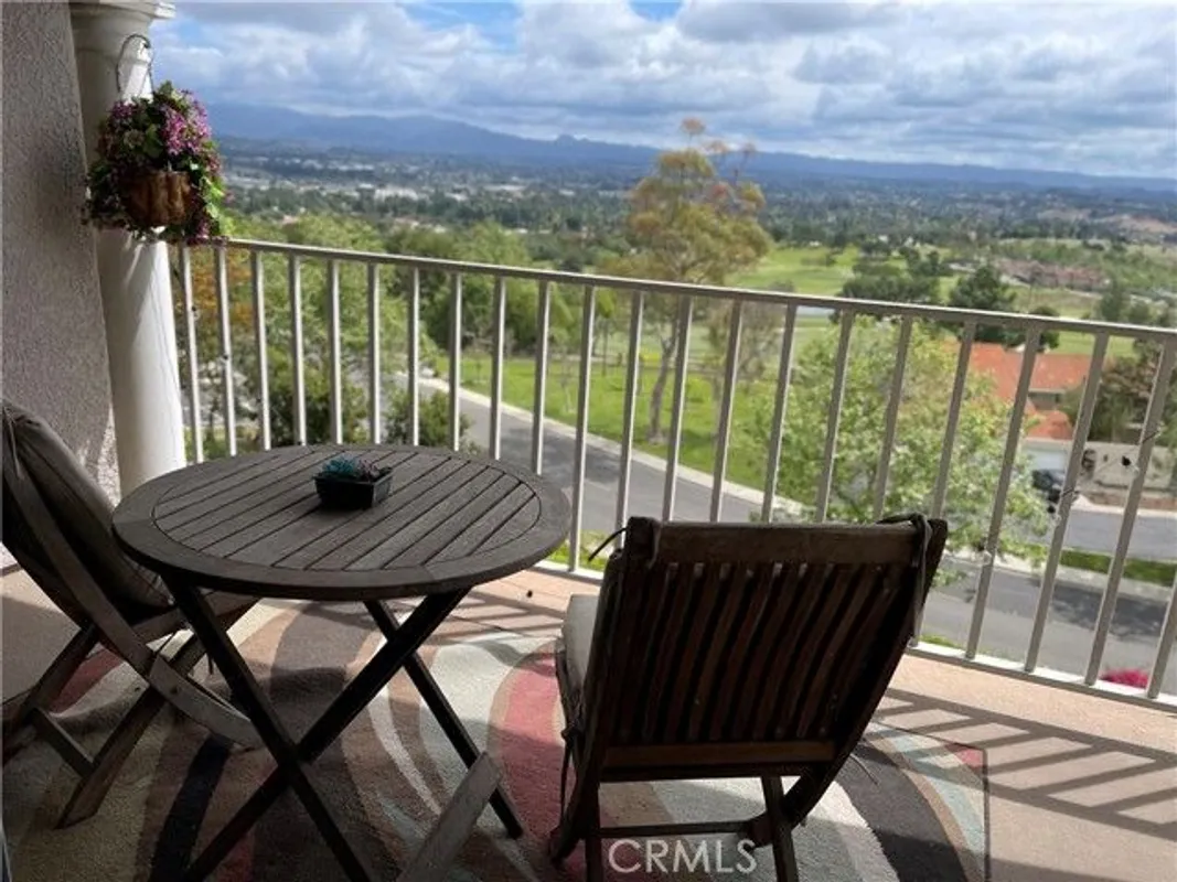 Property Slideshow image 1 of 25 | 4014 calle sonora oeste 3f, Laguna Woods, CA, 92637