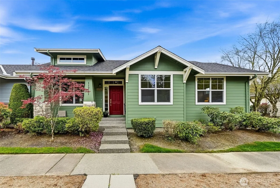 Property Slideshow image 1 of 30 | 11711 239th ave, Redmond, WA, 98053