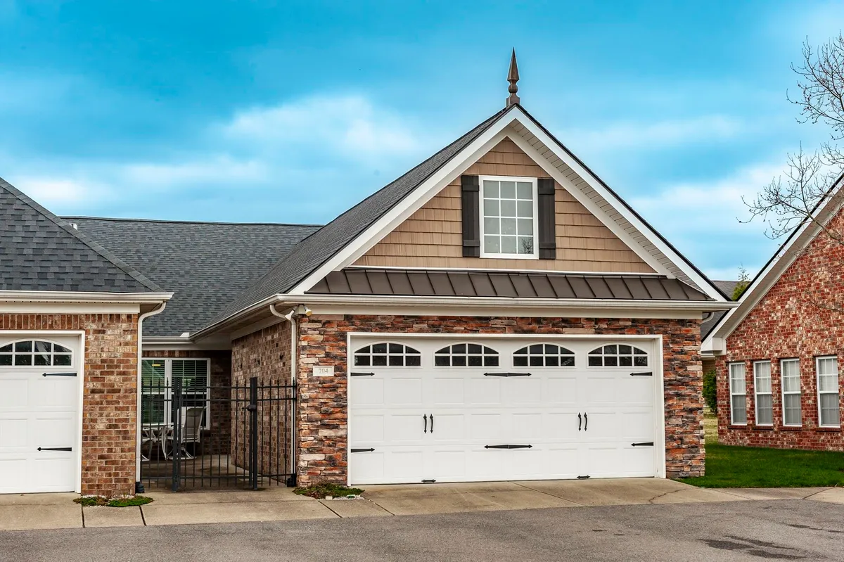 Property Slideshow image 1 of 38 | 395 devon chase hl 704, Gallatin, TN, 37066