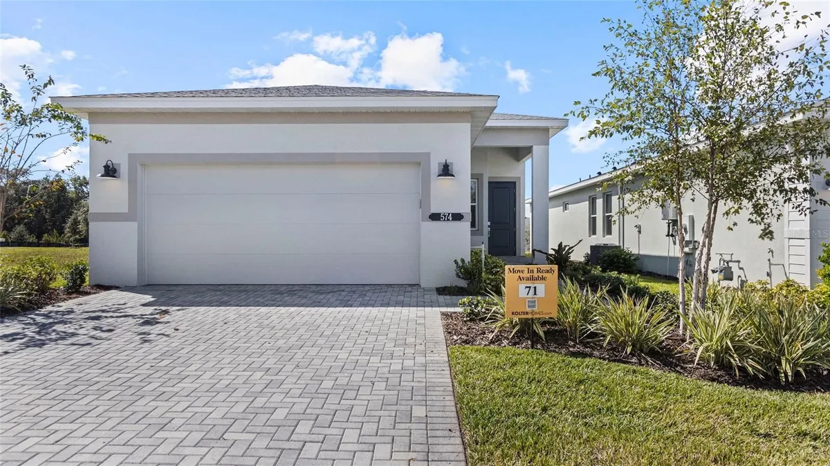 Property Slideshow image 1 of 36 | 574 hammock oaks blvd, Lady Lake, FL, 32159