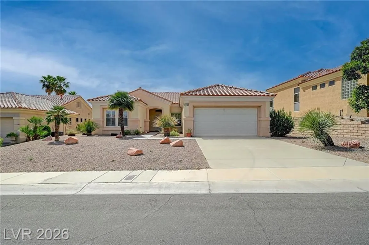 Property Slideshow image 1 of 81 | 10121 villa ridge dr, Las Vegas, NV, 89134
