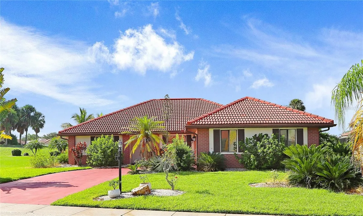 Property Slideshow image 1 of 31 | 1826 wolf laurel dr, Sun City Center, FL, 33573