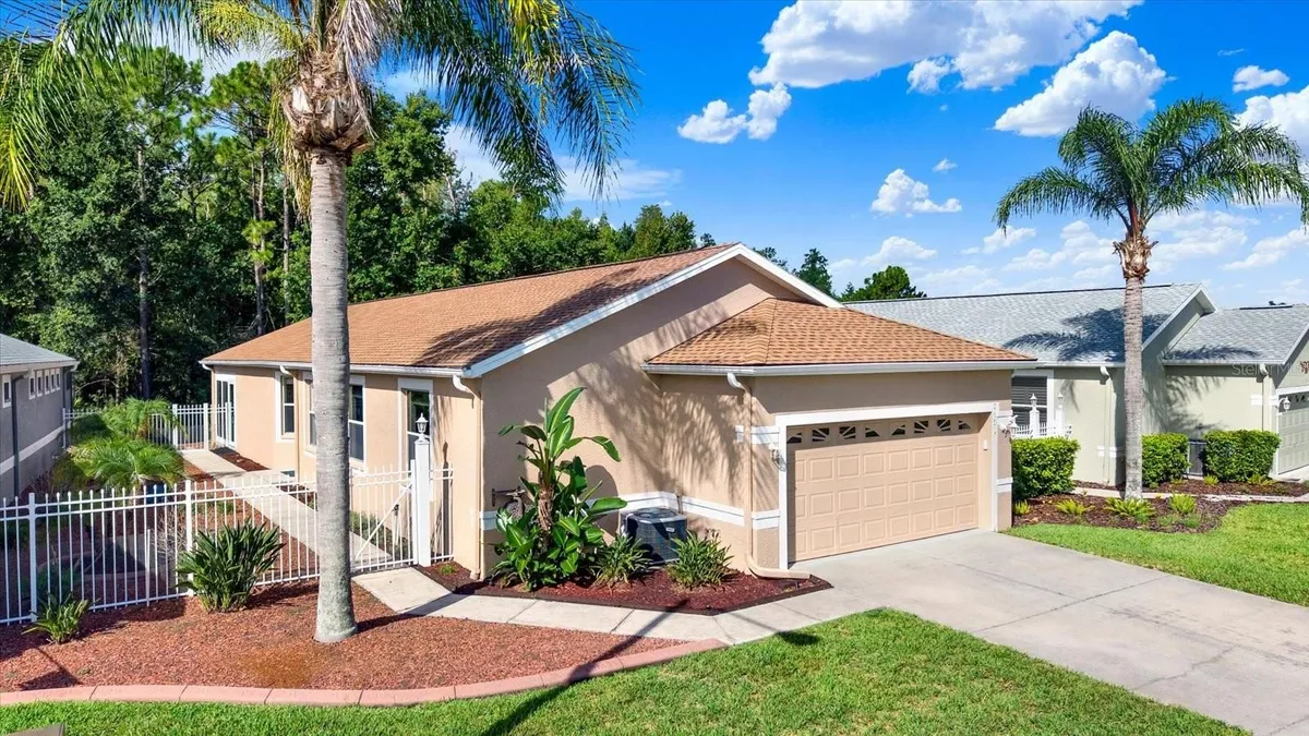 Property Slideshow image 1 of 44 | 21054 diamonte dr, Land O Lakes, FL, 34637