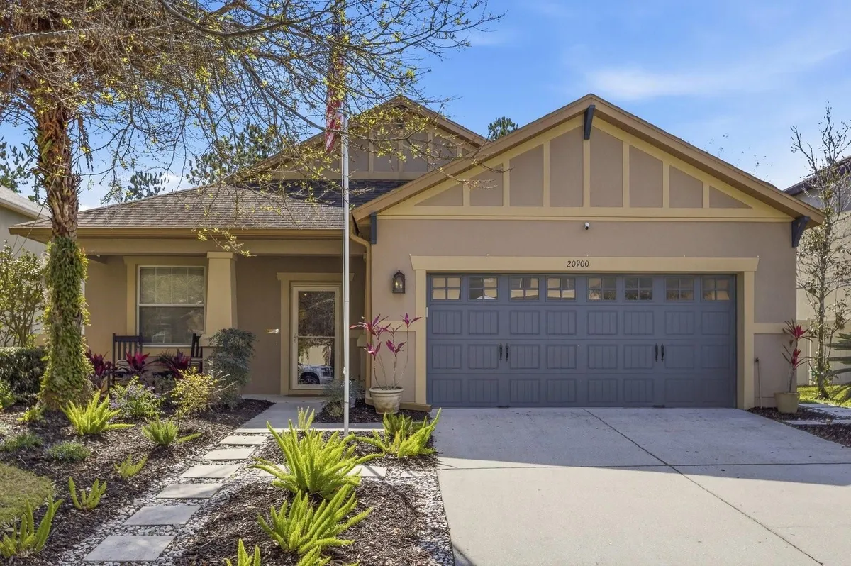 Property Slideshow image 1 of 44 | 20900 oldenburg loop, Mount Dora, FL, 32757