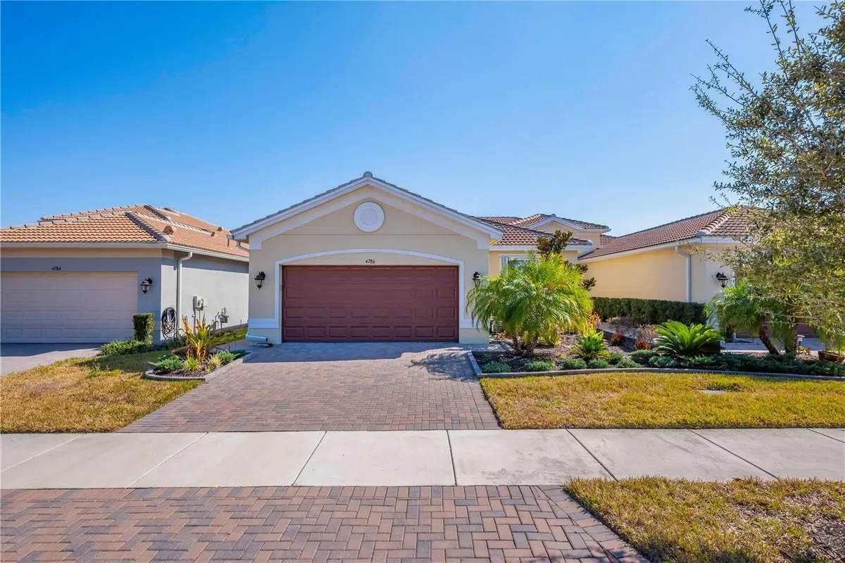 Property Slideshow image 1 of 64 | 4786 avila lakes dr, Wimauma, FL, 33598
