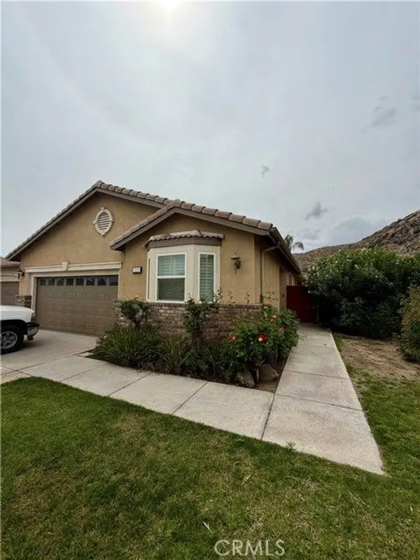 Property Slideshow image 1 of 14 | 215 gamez way, Hemet, CA, 92545