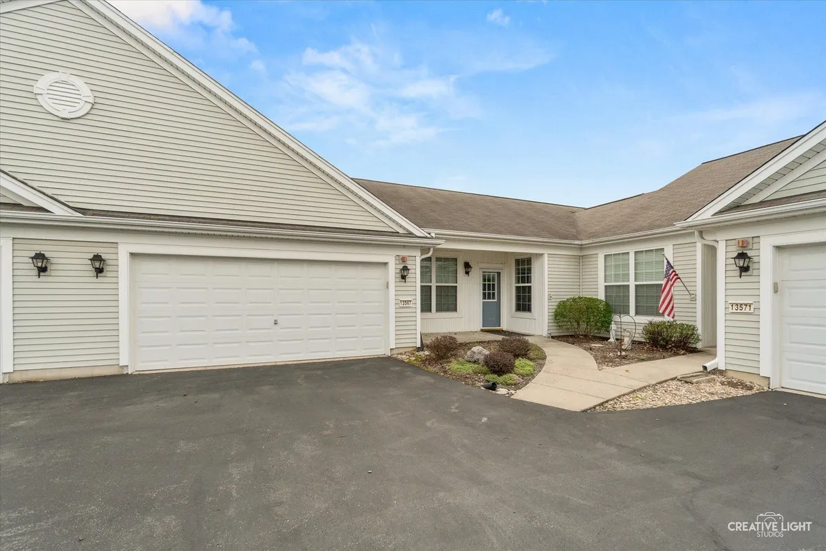 Property Slideshow image 1 of 31 | 13567 yellow pine dr, Huntley, IL, 60142