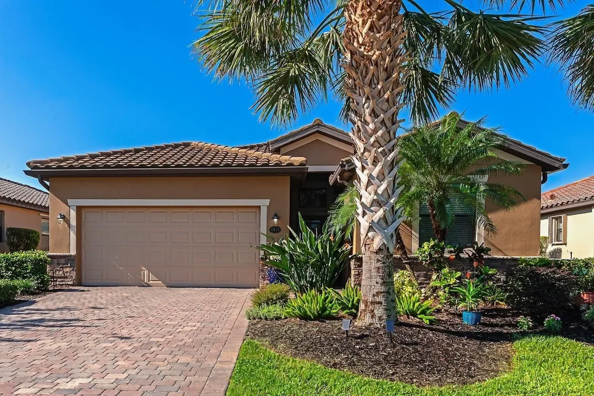 Property Slideshow image 1 of 34 | 6814 willowshire way, Bradenton, FL, 34212