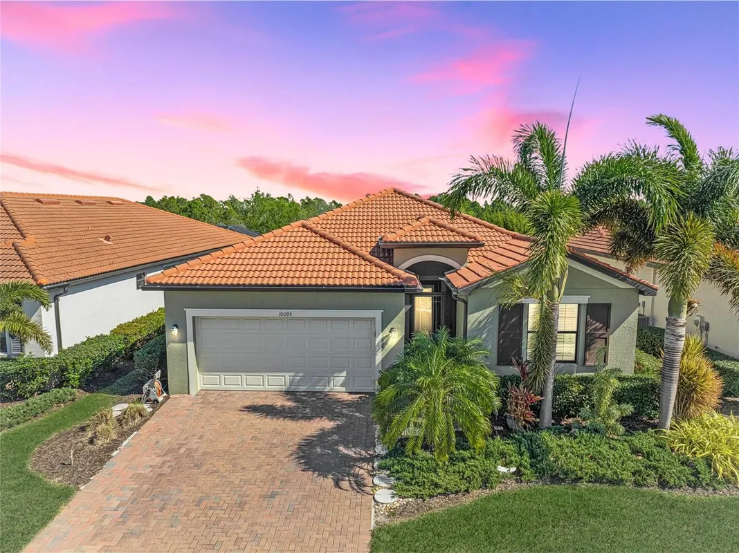 Property Slideshow image 1 of 68 | 10095 crooked creek dr, Venice, FL, 34293