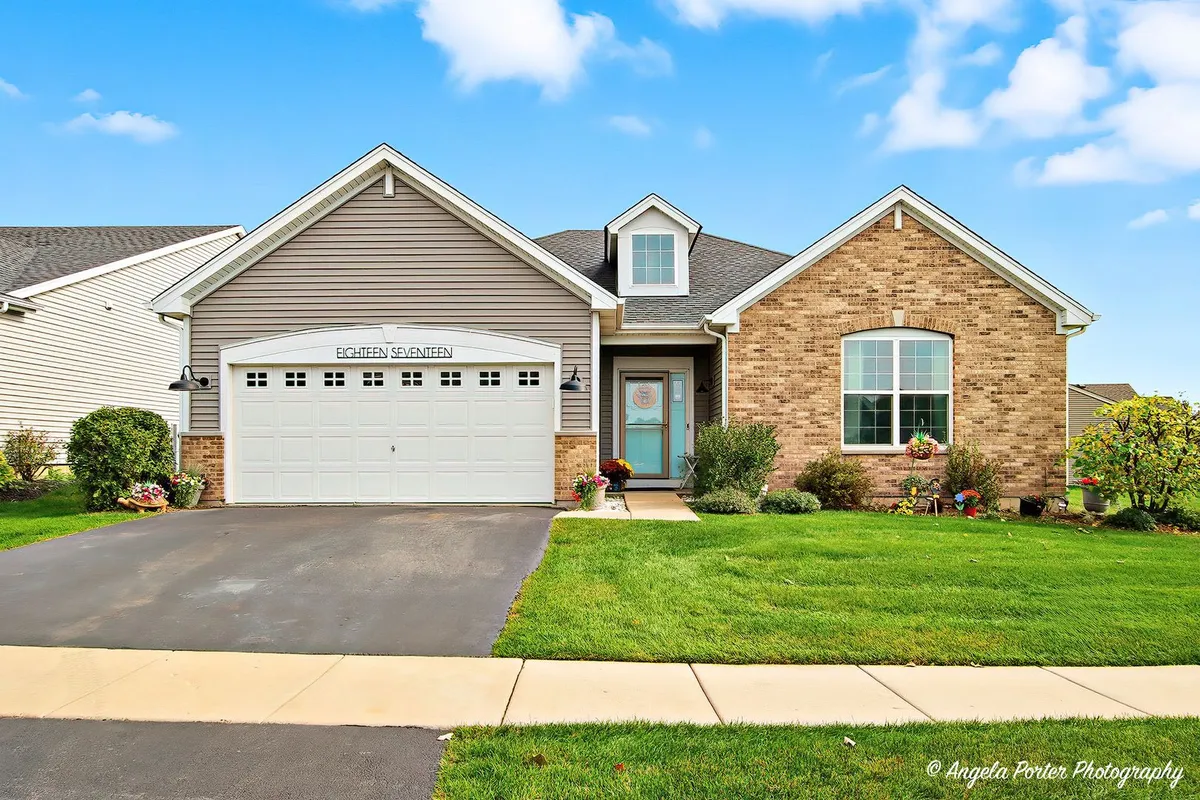 Property Slideshow image 1 of 30 | 1817 alta dr, Volo, IL, 60020