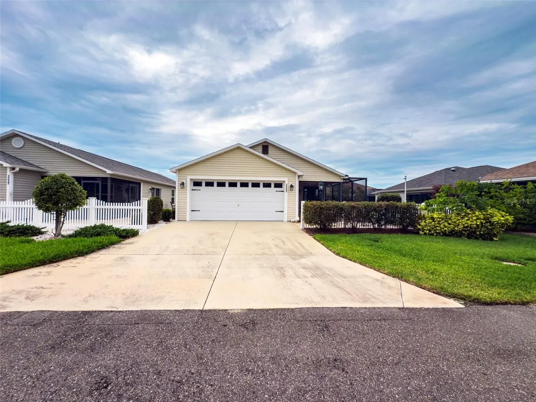 Property Slideshow image 1 of 18 | 3021 beard rd, The Villages, FL, 32163