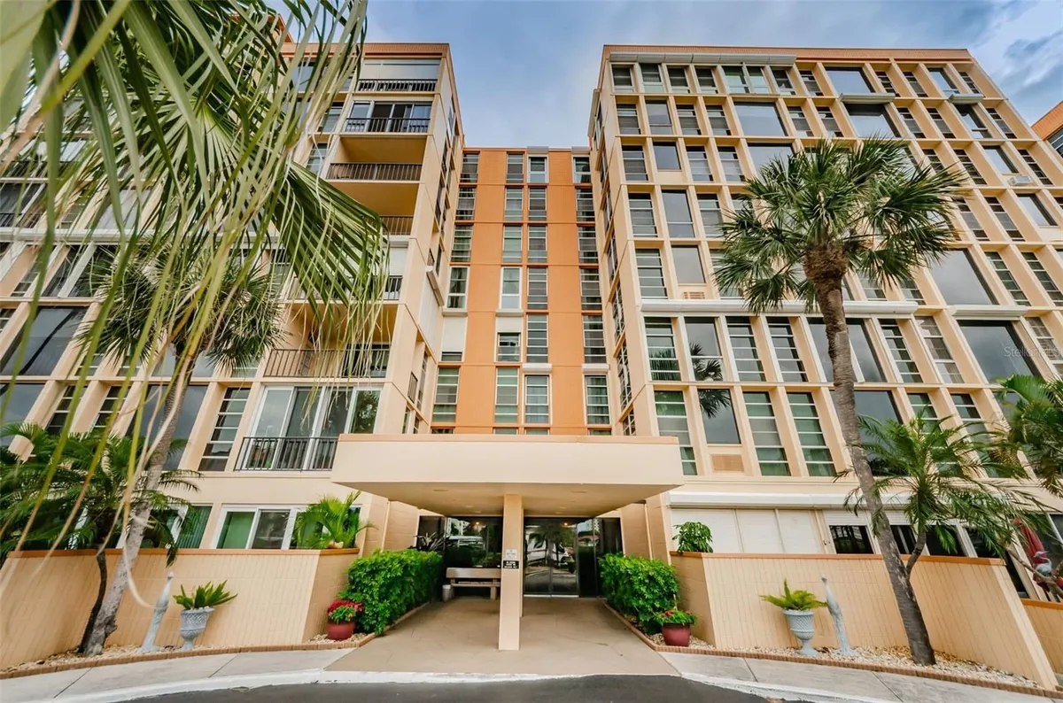 Property Slideshow image 1 of 55 | 7400 sun island dr 311, South Pasadena, FL, 33707