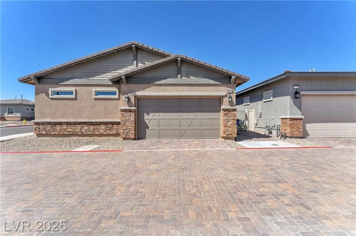 Property Slideshow image 1 of 32 | 771 cactus crossing st, Henderson, NV, 89011