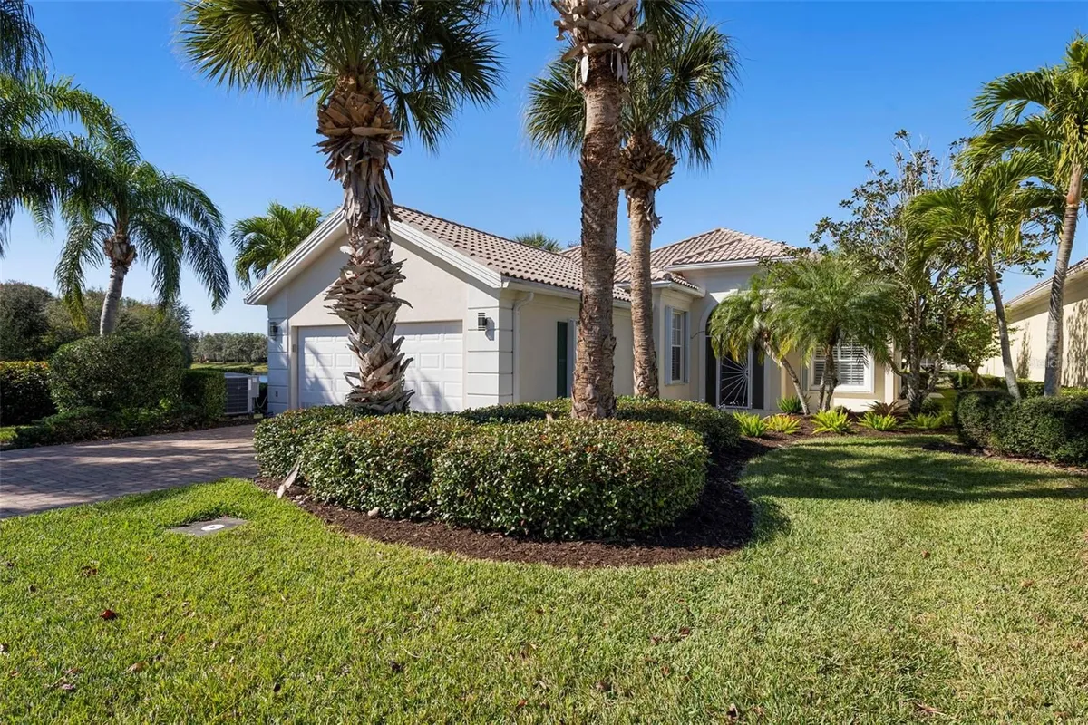 Property Slideshow image 1 of 71 | 5735 wilena pl, Sarasota, FL, 34238