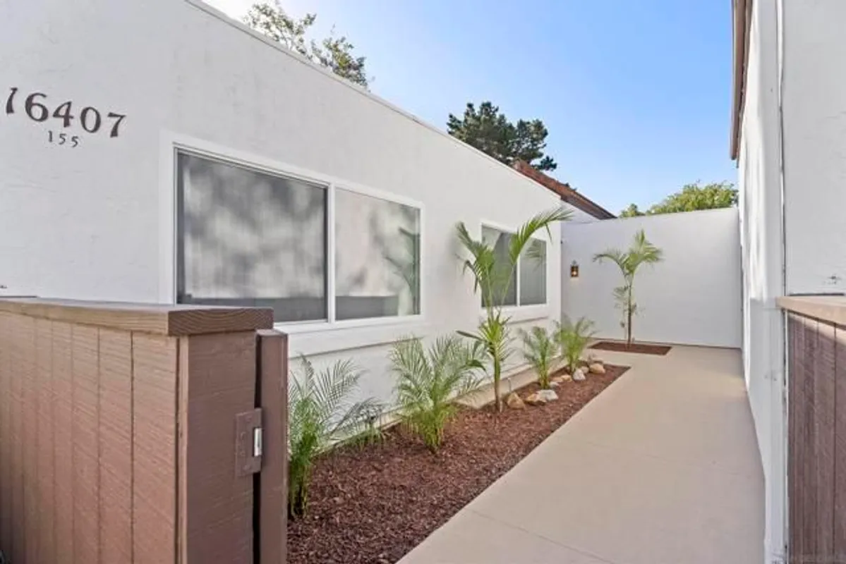 Property Slideshow image 1 of 28 | 16407 caminito vecinos 155, San Diego, CA, 92128