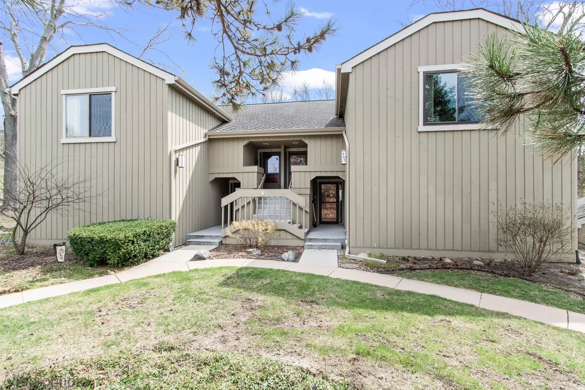 Property Slideshow image 1 of 25 | 347 hickory ln a, Lake Barrington, IL, 60010