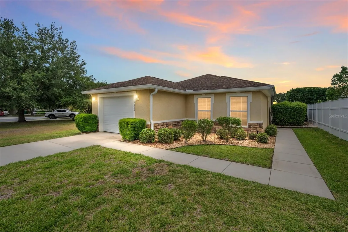 Property Slideshow image 1 of 53 | 5085 ne 122nd blvd, Oxford, FL, 34484
