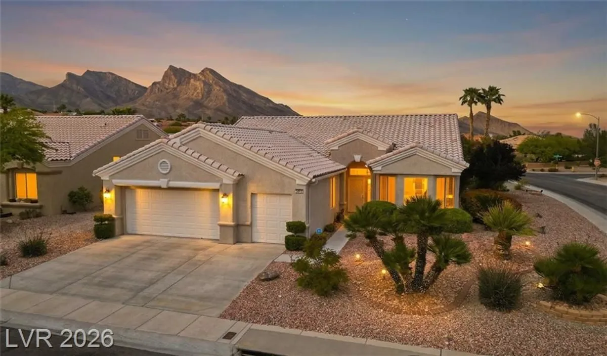 Property Slideshow image 1 of 48 | 10700 clarion ln, Las Vegas, NV, 89134